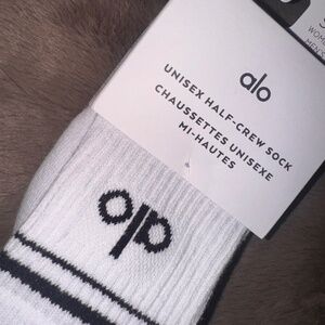 Alo yoga half crew socks